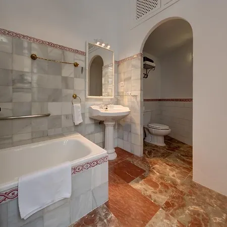 Madre De Dios 6 * Sevilla